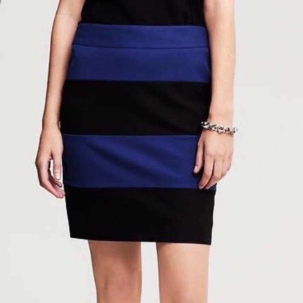Black and blue Banana Republic pencil skirt
